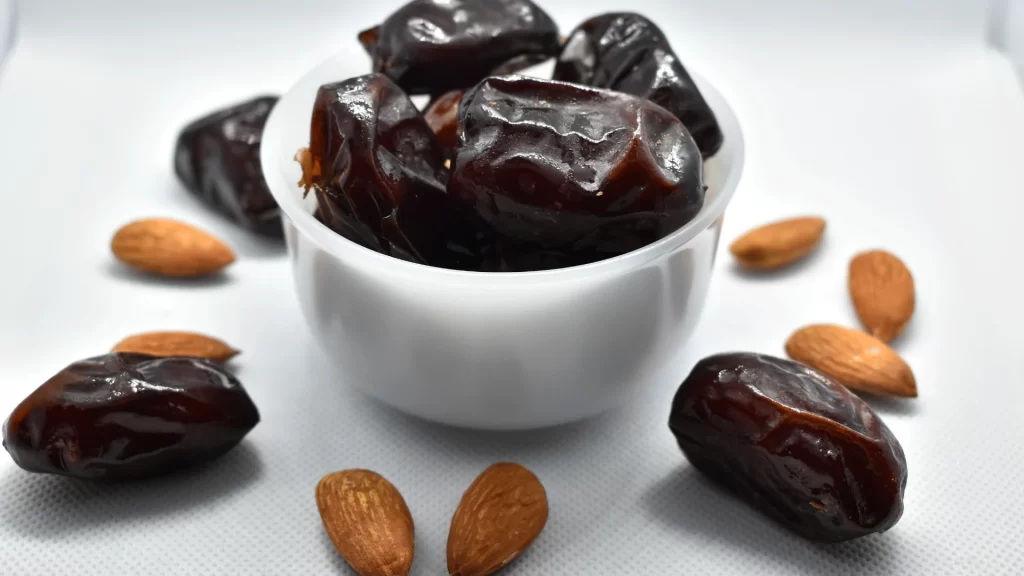 kurma-dan_almond