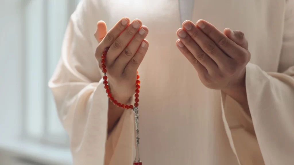 berdoa_cara mengatasi gelisah dan jantung berdebar menurut islam