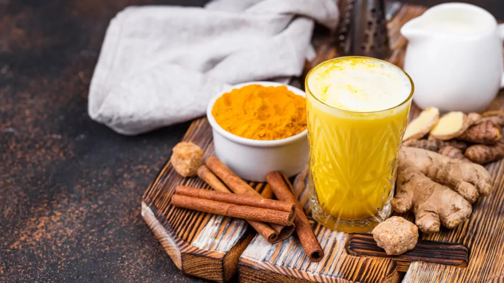 susu-kunyit-minuman-untuk-radang-tenggorokan