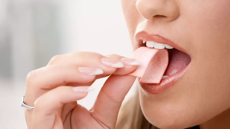 Manfaat Mengunyah Permen Karet untuk Rahang