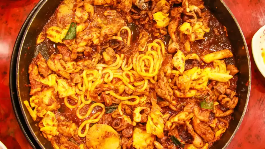 Waspada Efek Kebanyakan Makan Mi Instan, bisa Sebabkan Tekanan Darah Tinggi